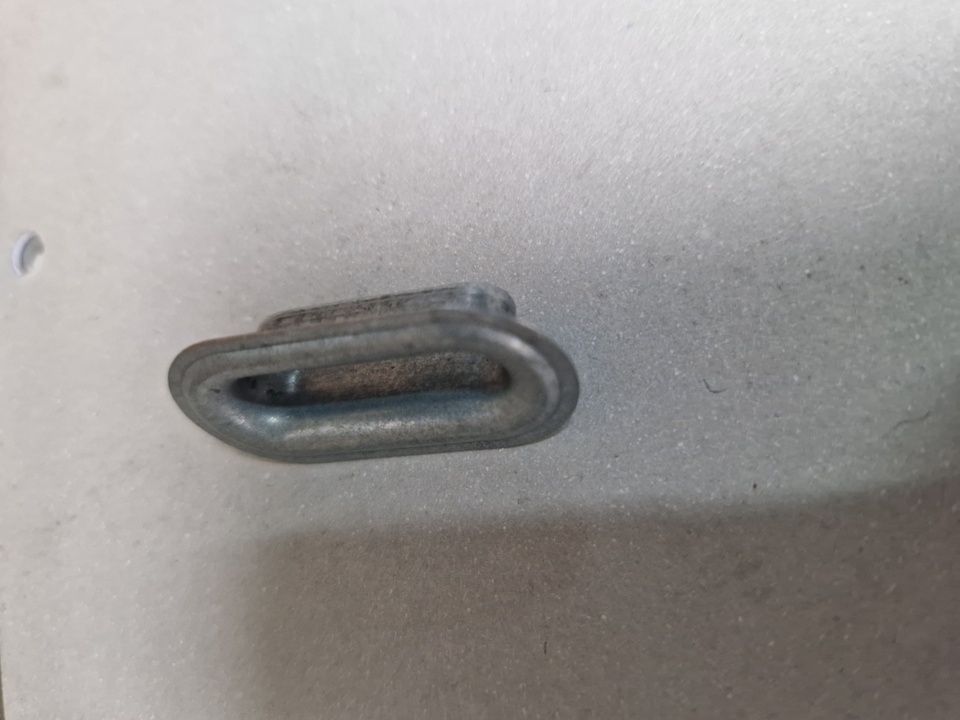 Ösen Eisen verzinkt 27 x 7 mm