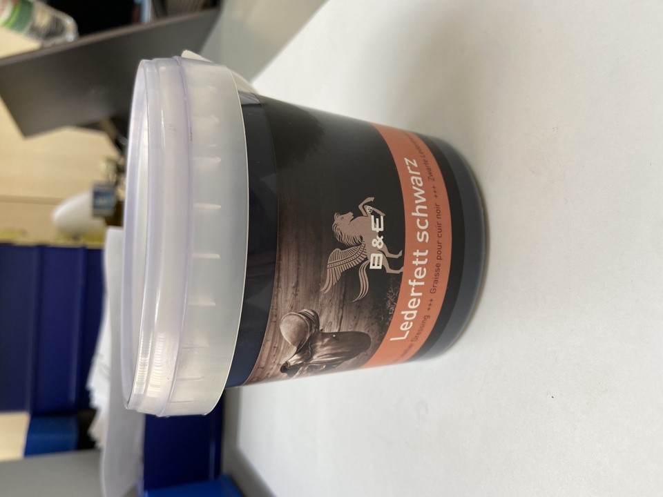 Lederfett schwarz 500 ml