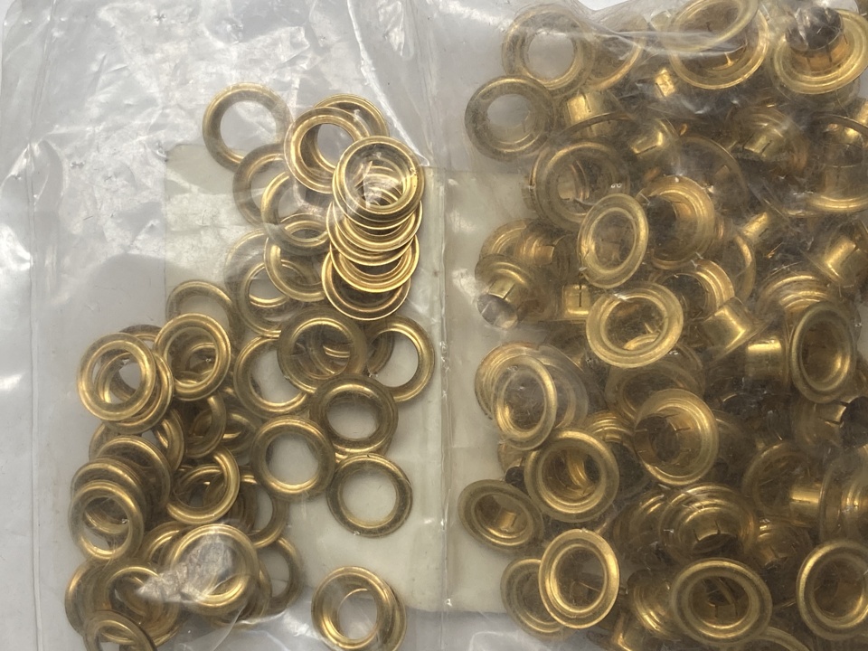 Planösen geschlitzt