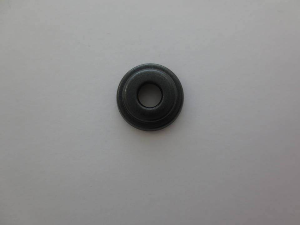 Federöse zu Druckknopf Brün.