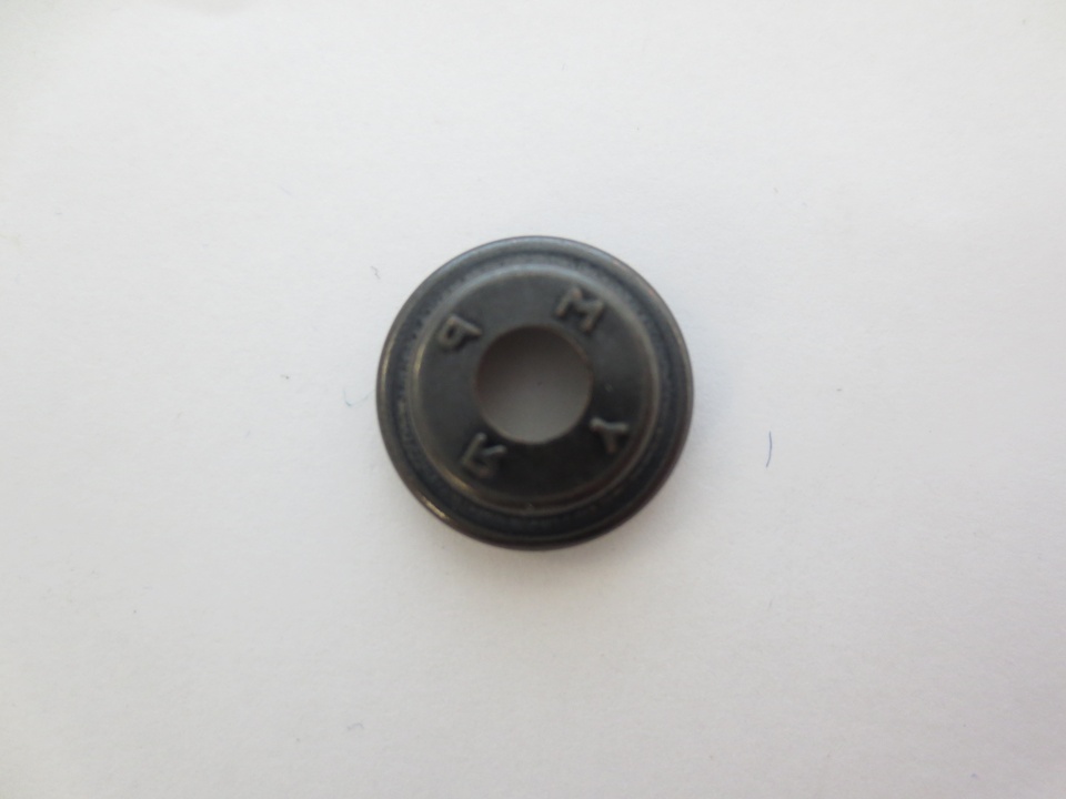 Federöse zu Druckknopf